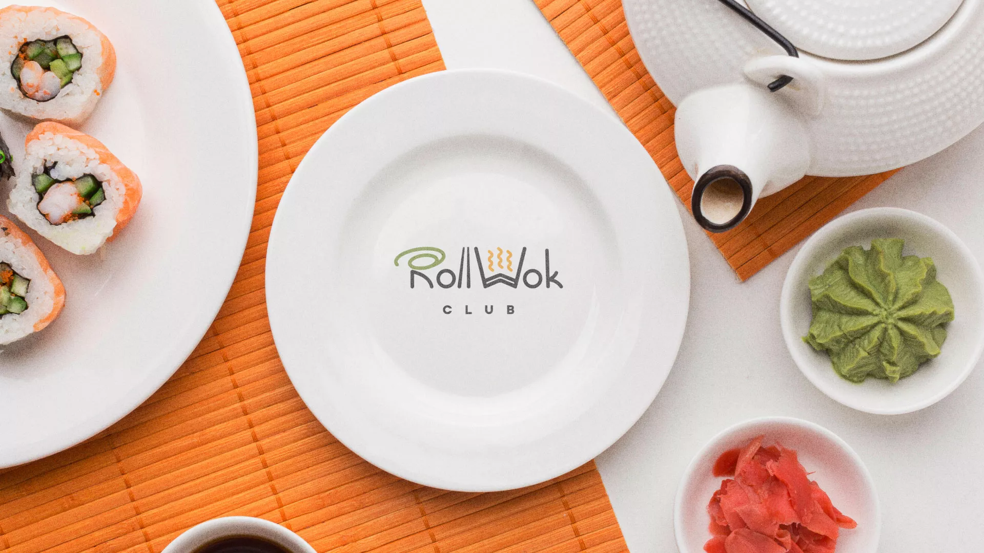 Разработка логотипа и фирменного стиля суши-бара «Roll Wok Club» в Инсаре